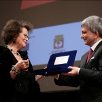 Claudia Cardinale riceve il Premio Fellini
